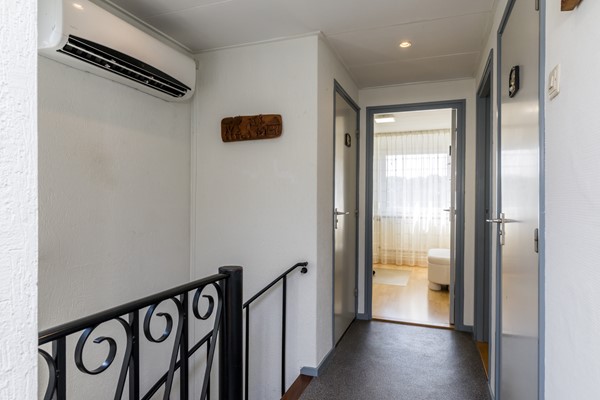 Foto - Te koop: Ruime gemoderniseerde instapklare hoekwoning met veel woonoppervlakte en tuin in de wijk Pronsebroek te Heerlen